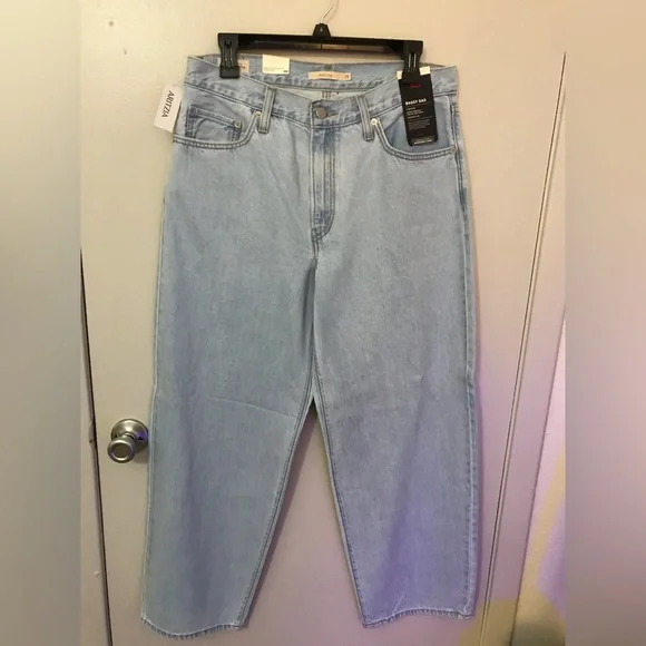 Aritzia Levi’s Baggy Dad Jeans - Picture 6 of 10